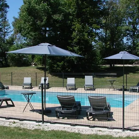Σπίτι διακοπών Jura, Chateau 4 Pieces Parc Et Piscine Chauffee